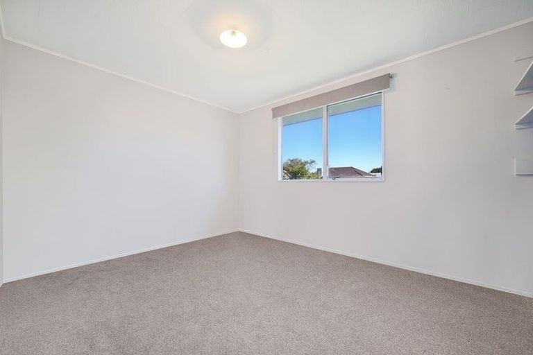 Photo of property in 2/2 Hunua Road, Papakura, 2110