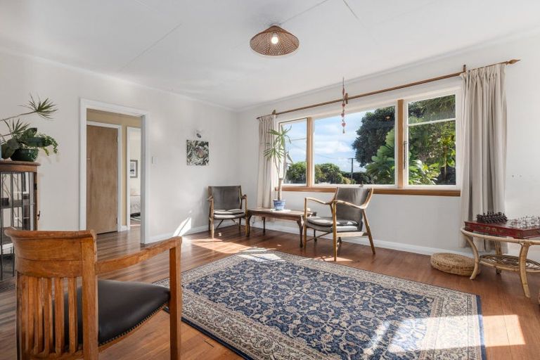 Photo of property in 166 Wellington Road, Paekakariki, 5034