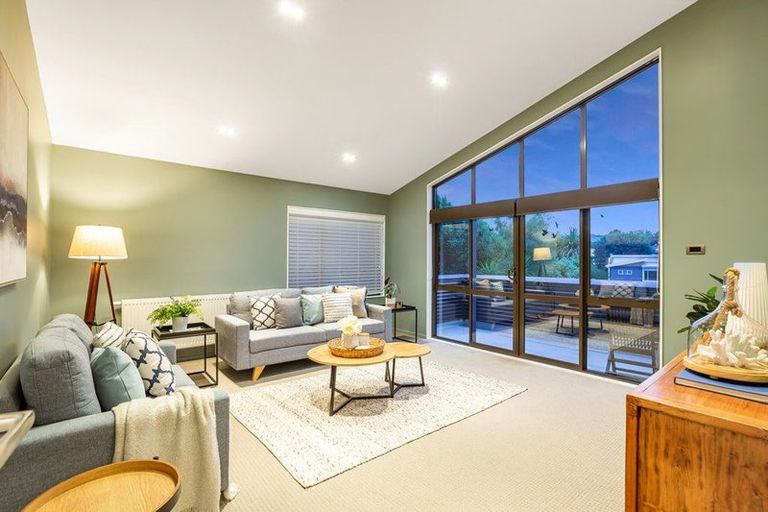 Photo of property in 37 Navigation Drive, Whitby, Porirua, 5024