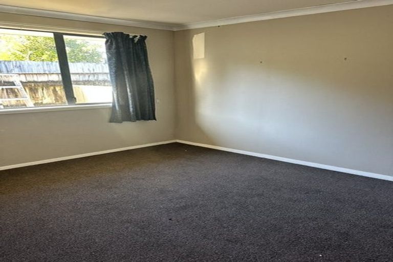 Photo of property in 2/7 Norana Road, Maoribank, Upper Hutt, 5018