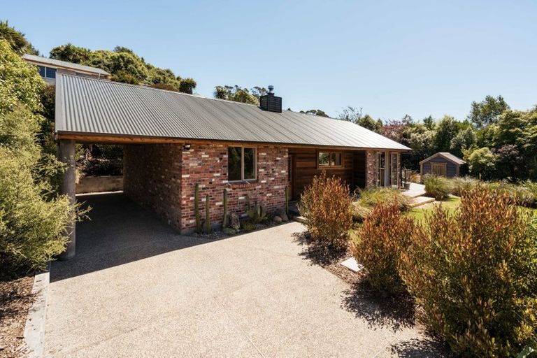Photo of property in 6a Hereweka Street, Portobello, Dunedin, 9014