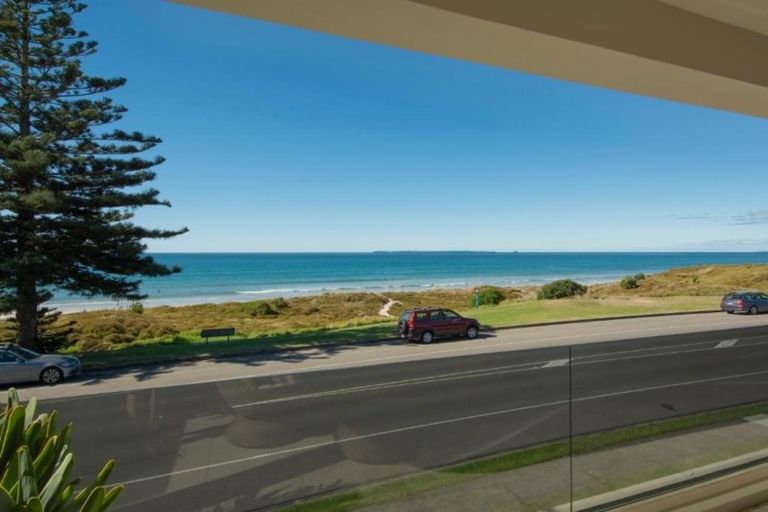 Photo of property in 189 Marine Parade, Mount Maunganui, 3116
