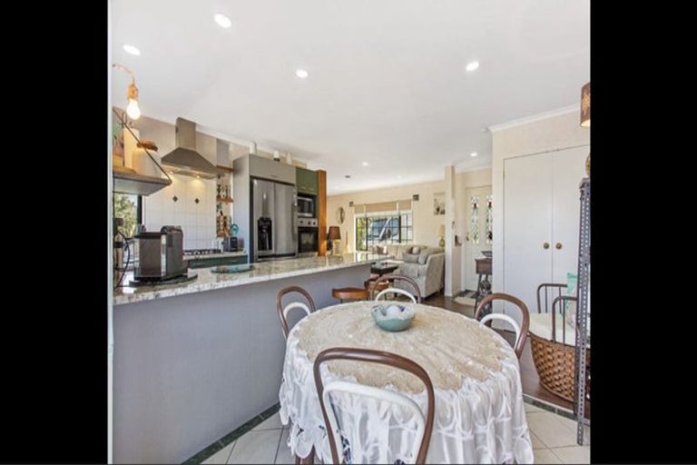 Photo of property in 1 Ashland Place, Weymouth, Auckland, 2103