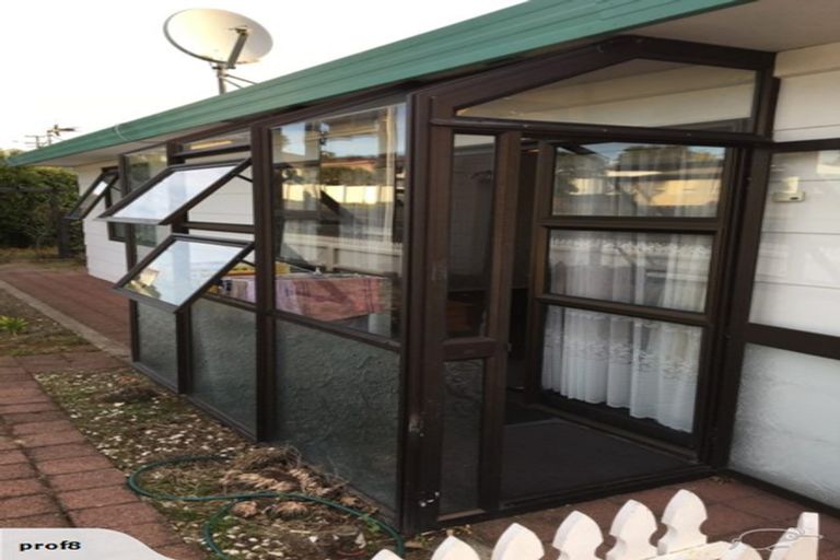 Photo of property in 180 Mangorei Road, Merrilands, New Plymouth, 4312