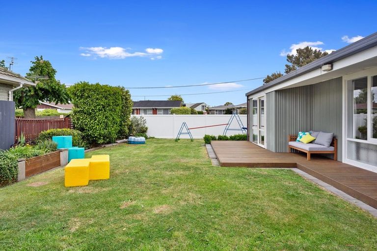 Photo of property in 24 Erin Crescent, Mairehau, Christchurch, 8013