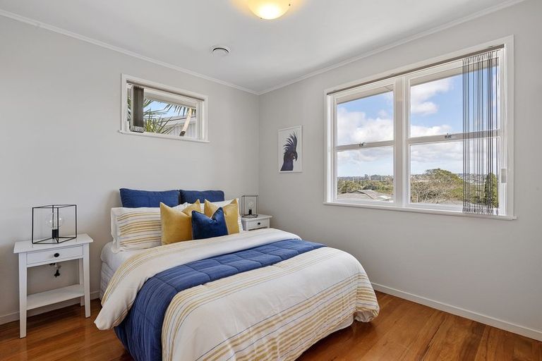 Photo of property in 17 Thomas Avenue, Te Atatu Peninsula, Auckland, 0610