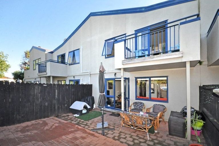 Photo of property in 9/70 Fernhill Way, Oteha, Auckland, 0632