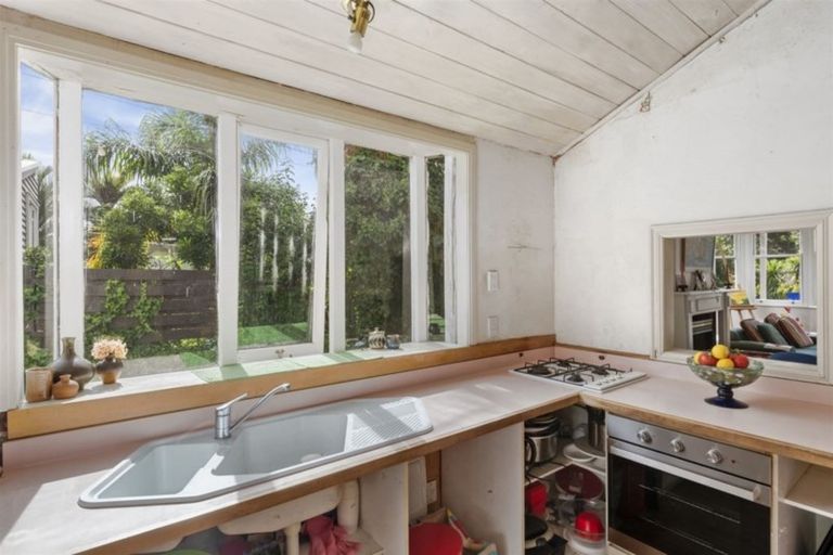 Photo of property in 1/1 Owens Road, Devonport, Auckland, 0624