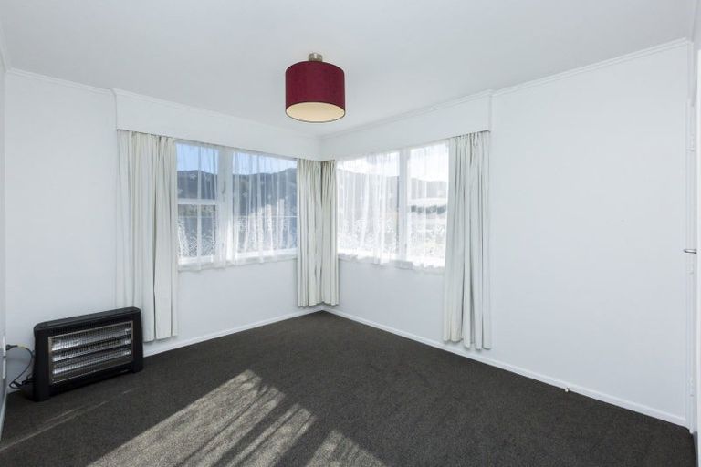 Photo of property in 4 Kukupa Grove, Heretaunga, Upper Hutt, 5018