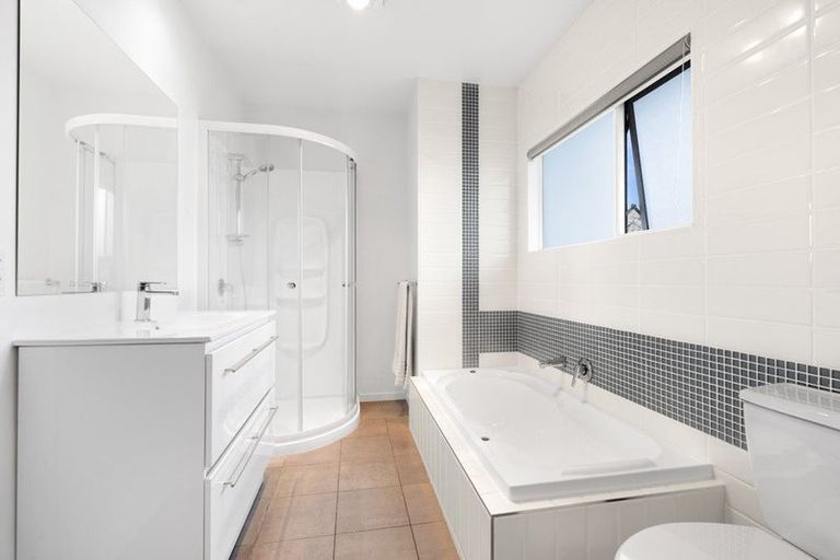 Photo of property in 31 Riverside Road, Orewa, 0931