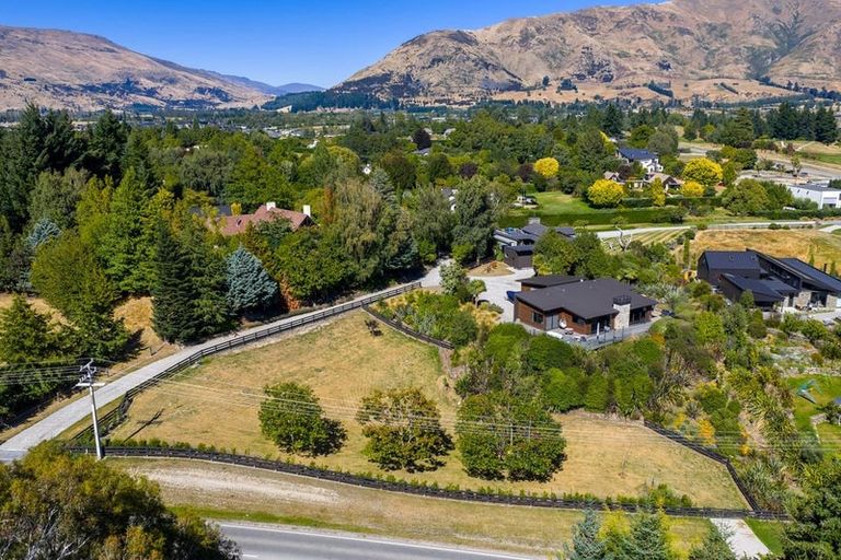 Photo of property in 22 Ballantyne Road, Wanaka, 9305