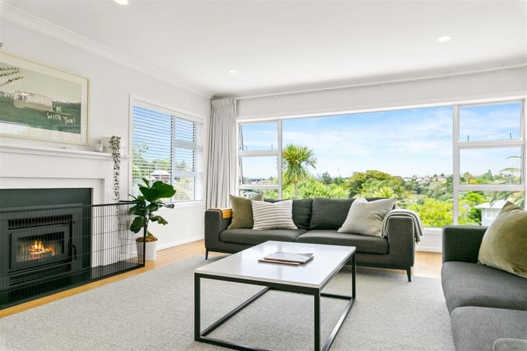 Photo of property in 4 Kororo Street, Northcote, Auckland, 0627