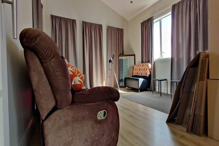 Photo of property in 17 Kuawa Drive, Kumeu, 0810