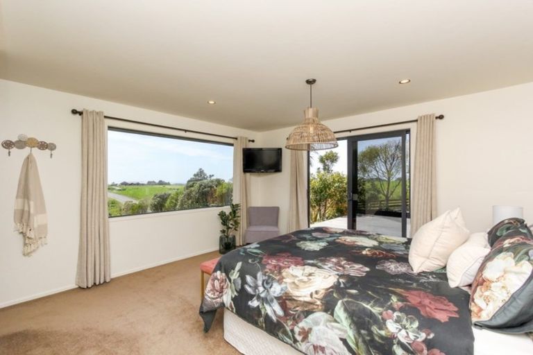 Photo of property in 790 Otaraoa Road, Tikorangi, Waitara, 4383