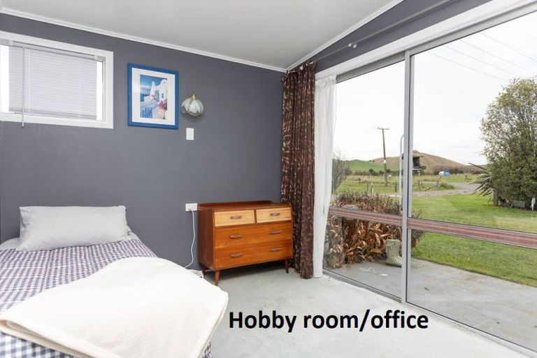 Photo of property in 3 Heretaunga Road, Maharahara, Dannevirke, 4972