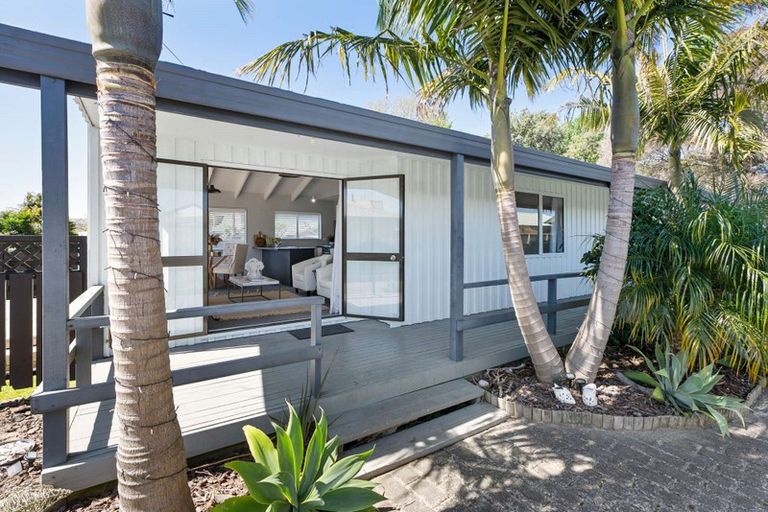 Photo of property in 5b Emery Place, Papamoa Beach, Papamoa, 3118