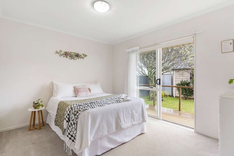 Photo of property in 74a Tiraumea Drive, Pakuranga, Auckland, 2010