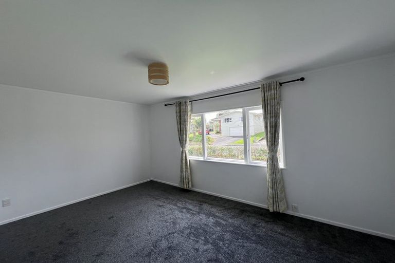 Photo of property in 13 Hellyers Street, Birkdale, Auckland, 0626