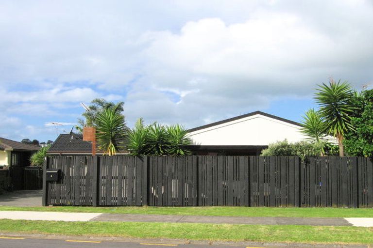 Photo of property in 3 Tuscan Place, Half Moon Bay, Auckland, 2012