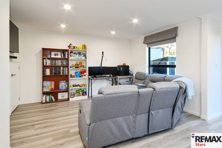Photo of property in 17 Waipuke Street, Pokeno, 2472