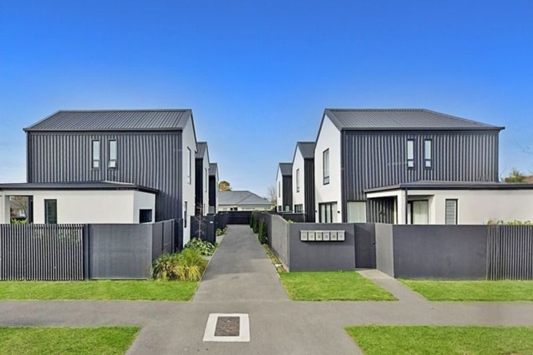 Photo of property in 124 Warden Street, Shirley, Christchurch, 8013