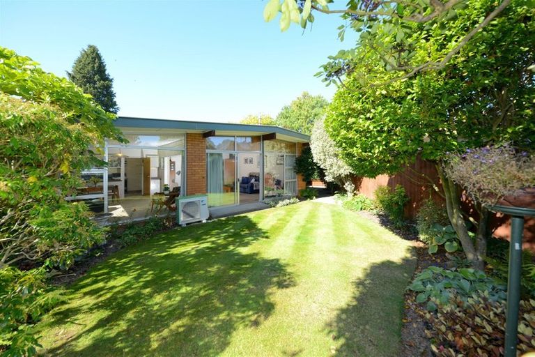 Photo of property in 15 Guinness Crescent, Ilam, Christchurch, 8041