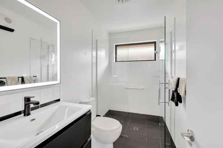 Photo of property in 1/123 Sawyers Arms Road, Northcote, Christchurch, 8052