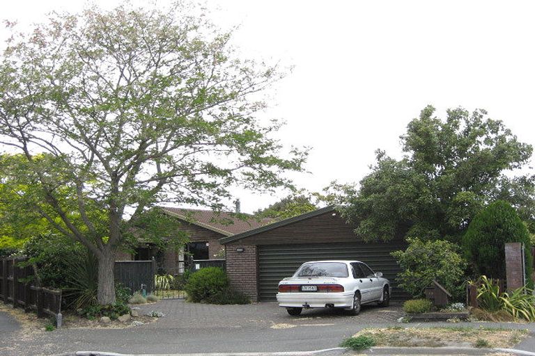 Photo of property in 23 Forest Park Place, Parklands, Christchurch, 8083