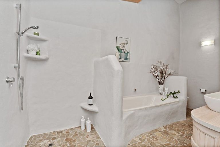 Photo of property in 30 Babina Avenue, Kumeu, 0810