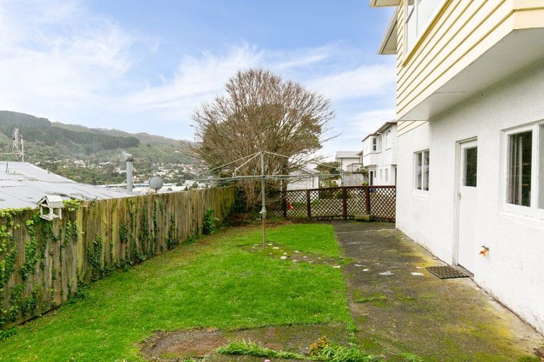 Photo of property in 17a Tawa Terrace, Tawa, Wellington, 5028