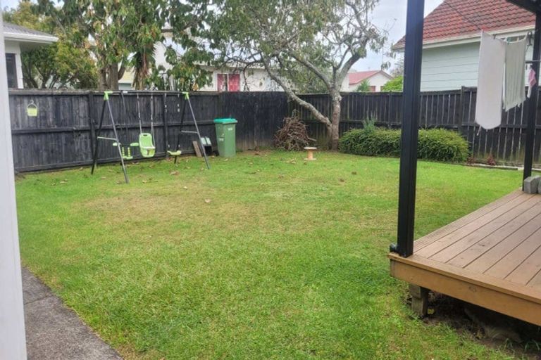 Photo of property in 2/256 Porchester Road, Takanini, 2112