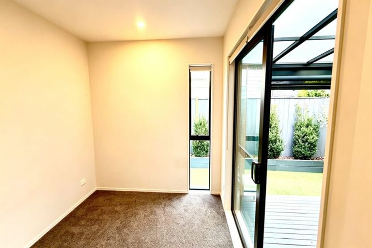 Photo of property in 32 Minhas Road, Papakura, 2110