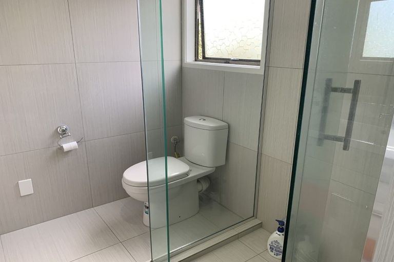 Photo of property in 2/12 Marama Street, Castor Bay, Auckland, 0620