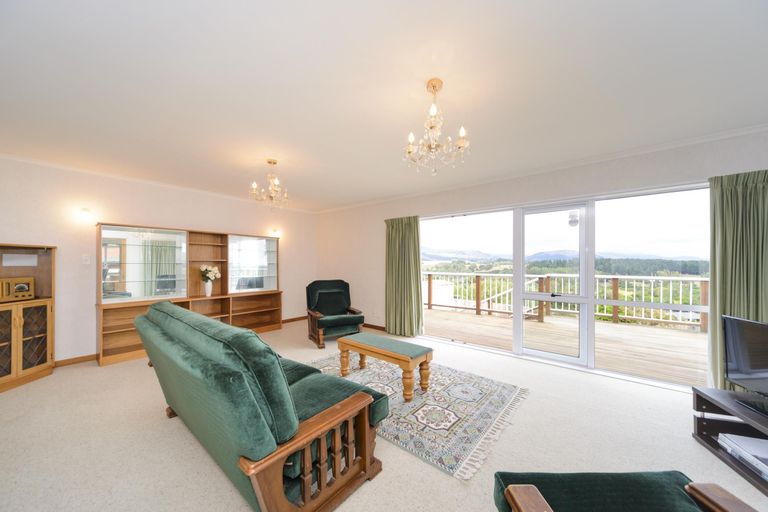 Photo of property in 78 Pacific Drive, Fitzherbert, Palmerston North, 4410