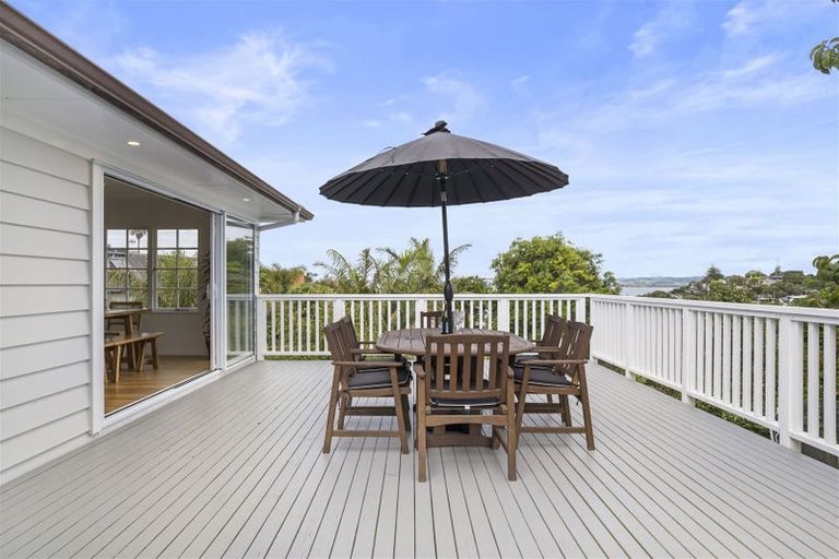 Photo of property in 5 Page Point, Mellons Bay, Auckland, 2014