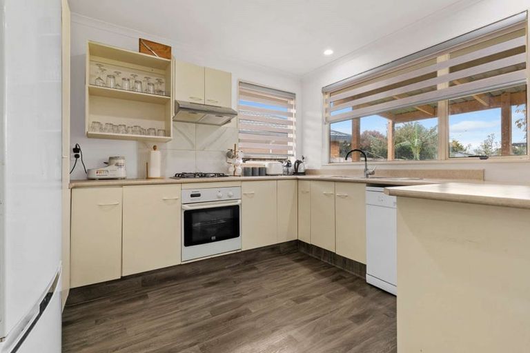 Photo of property in 10 Aldershot Place, Nawton, Hamilton, 3200