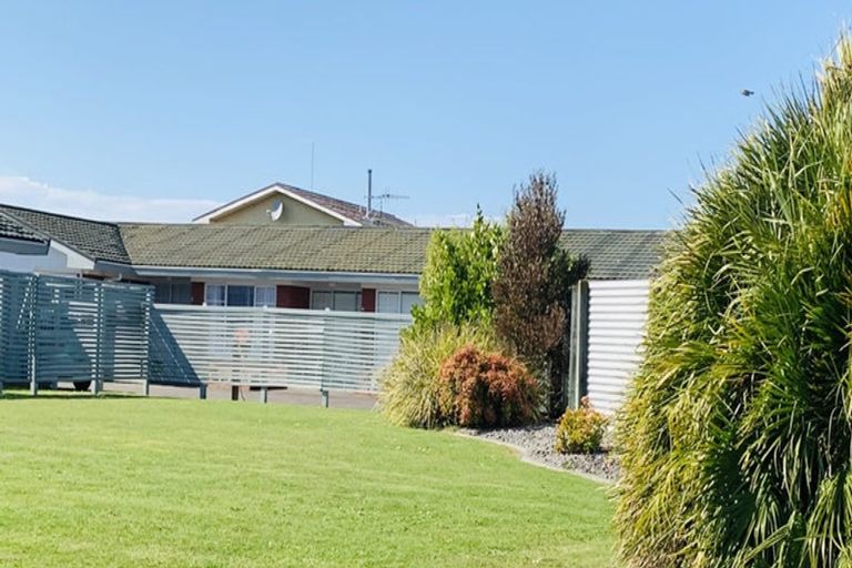 Photo of property in 2/376 Kennedy Road, Pirimai, Napier, 4112