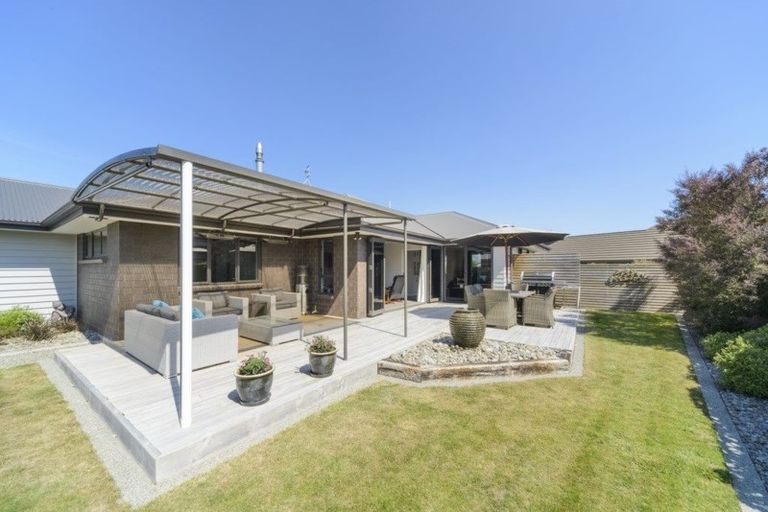 Photo of property in 25 Trump Place, Kelvin Grove, Palmerston North, 4414