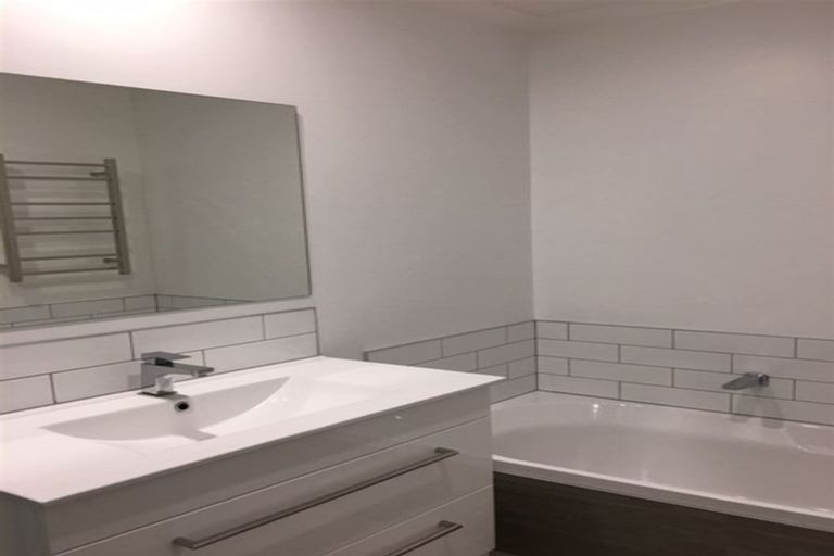 Photo of property in 12/19 Ruakiwi Road, Hamilton Lake, Hamilton, 3204