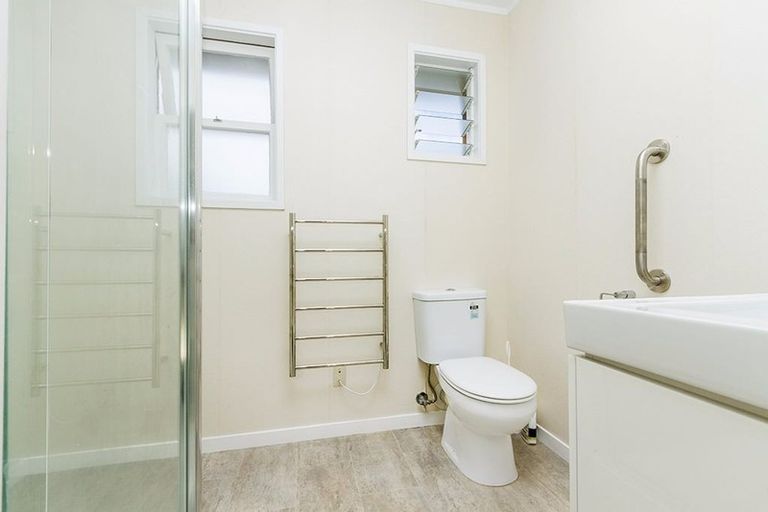 Photo of property in 73 Lynden Avenue, Hillcrest, Auckland, 0627