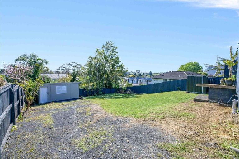 Photo of property in 4 Marie Crescent, Te Atatu South, Auckland, 0610
