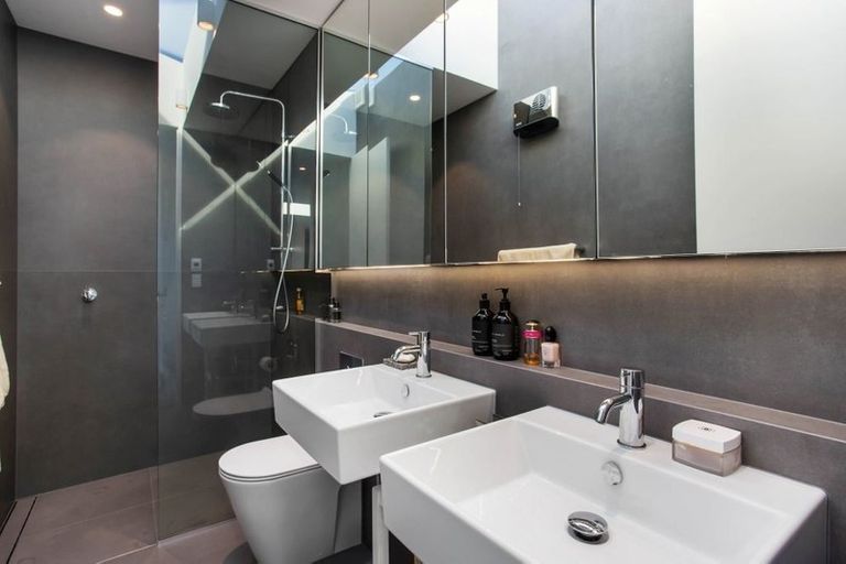 Photo of property in 155 Puriri Street, Fendalton, Christchurch, 8041