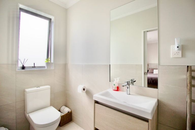 Photo of property in 7 Uma Grove, Hobsonville, Auckland, 0616