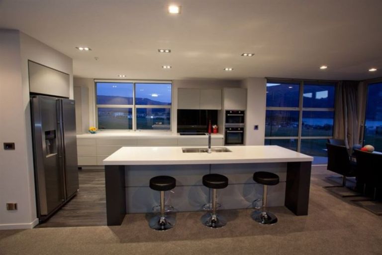 Photo of property in 18 Urquhart Place, Wanaka, 9305