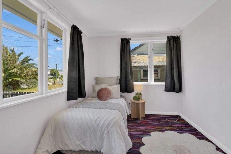 Photo of property in 33 Matipo Street, Castlecliff, Whanganui, 4501