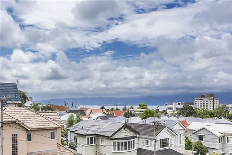 Photo of property in 97 Grant Road, Thorndon, Wellington, 6011