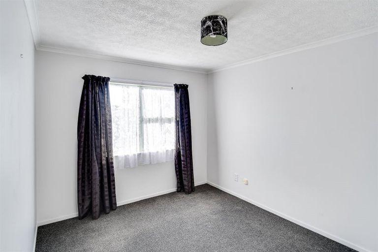 Photo of property in 2/13 Ted Harpur Place, Onekawa, Napier, 4110