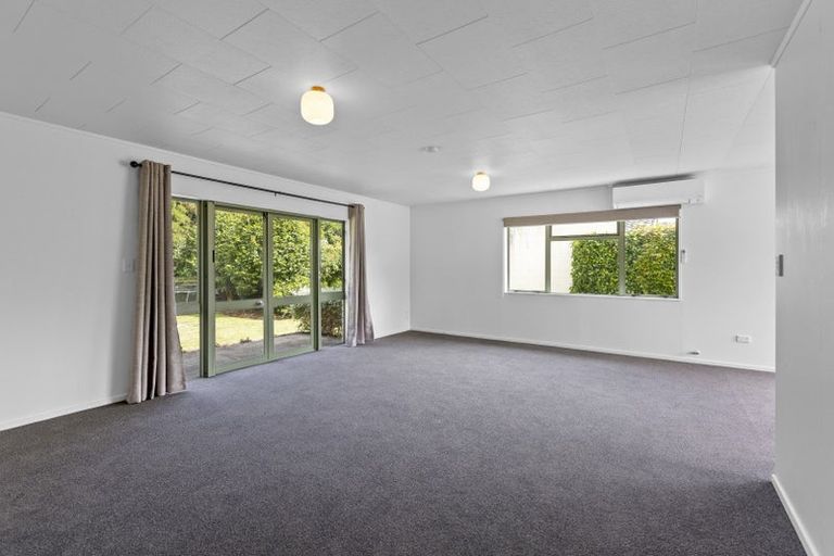 Photo of property in 16 Hickford Place, Okato, 4335