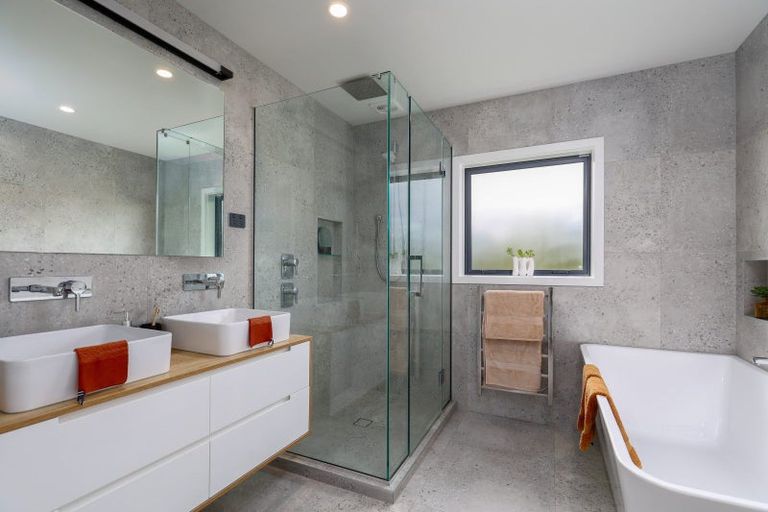 Photo of property in 115 Princes Drive, Britannia Heights, Nelson, 7010