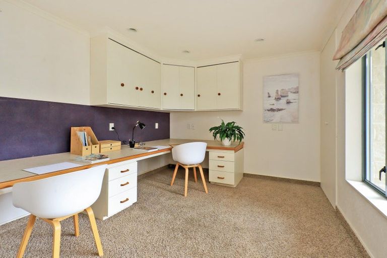 Photo of property in 28 Kensington Drive, Taradale, Napier, 4112